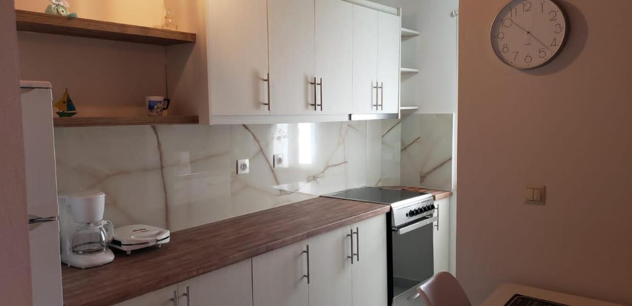 Michalis, 2-bedroom apartment in Saranda Exterior foto