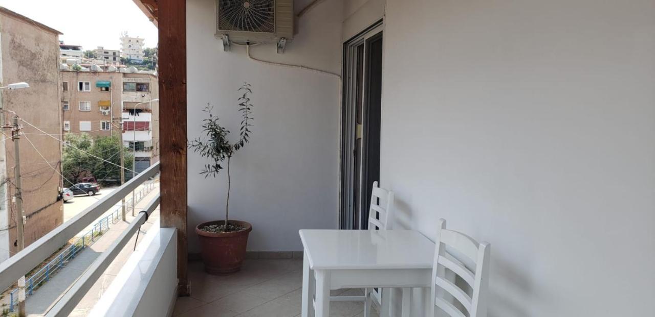 Michalis, 2-bedroom apartment in Saranda Exterior foto